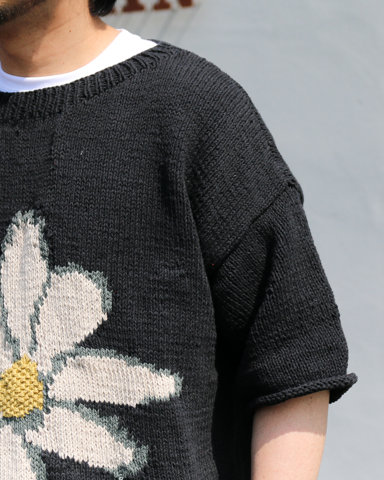 MacMahon Knitting Mills Big S/S Crew Neck Knit-Flower Black