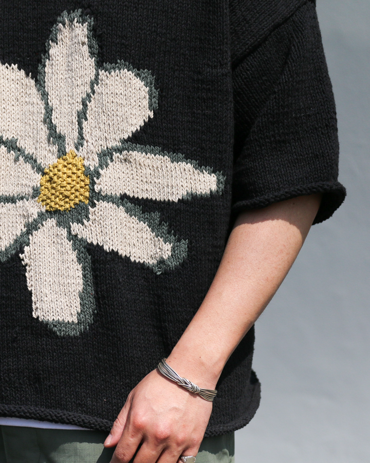 MacMahon Knitting Mills Big S/S Crew Neck Knit-Flower Black