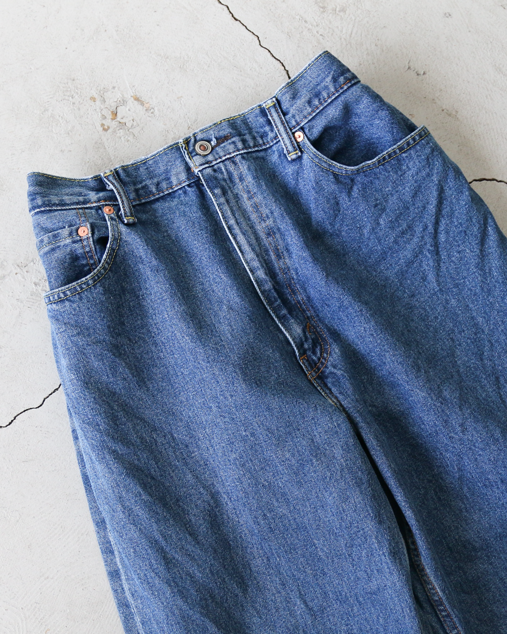 Used Levis 550 Remake Jeans 40-1