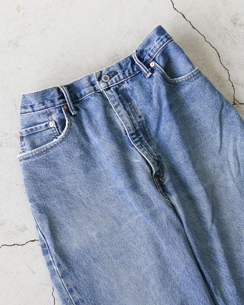 Used Levis 550 Remake Jeans 40-2