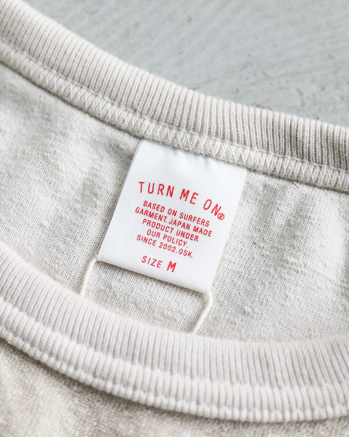 TURN ME ON Raffy Pile Raglan Tee Sand