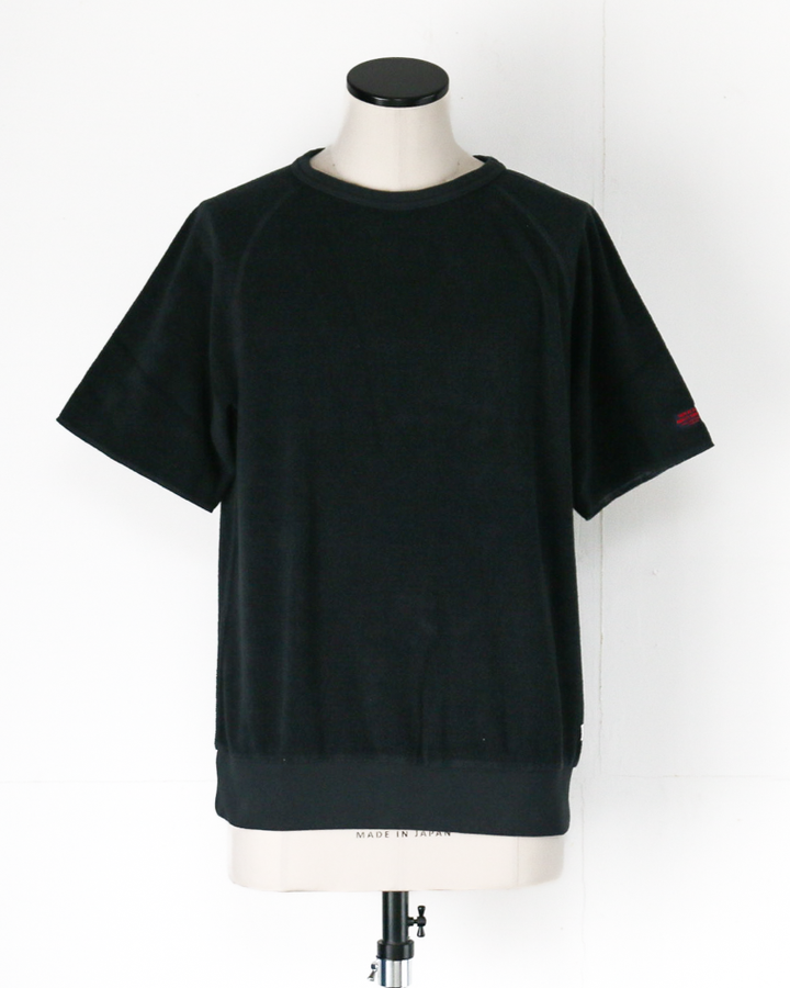 TURN ME ON Raffy Pile Raglan Tee Black