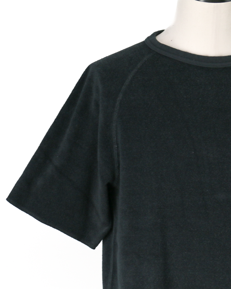 TURN ME ON Raffy Pile Raglan Tee Black