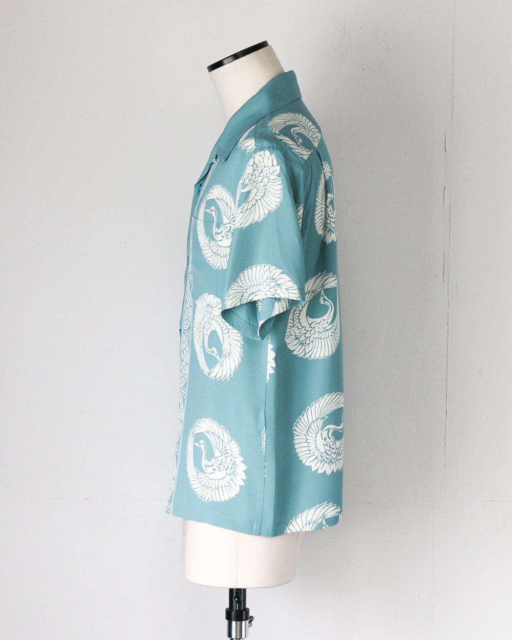 SUN SURF SS39629 RAYON HAWAIIAN SHIRT “ORIENTAL BORDER”