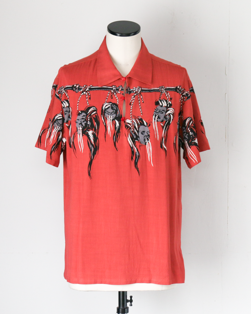 STAR OF HOLLYWOOD SH39704 / HOPSACK RAYON PULLOVER “SHRUNKEN HEAD” RED