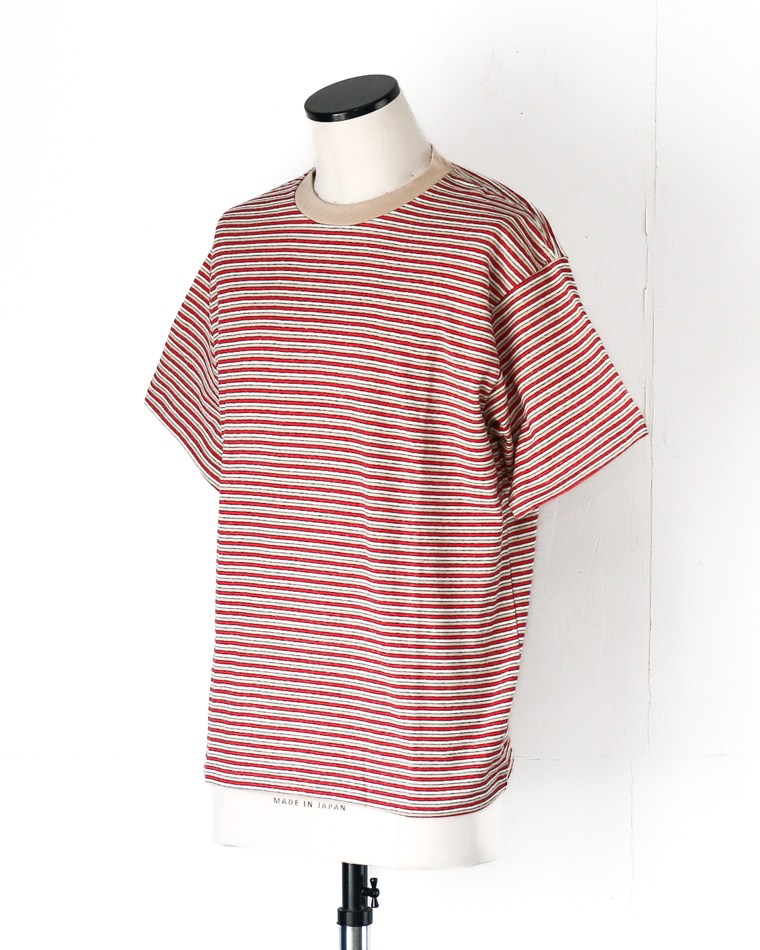B.T.R. Behind The River "Gordie" Border Tee Ace(Red)