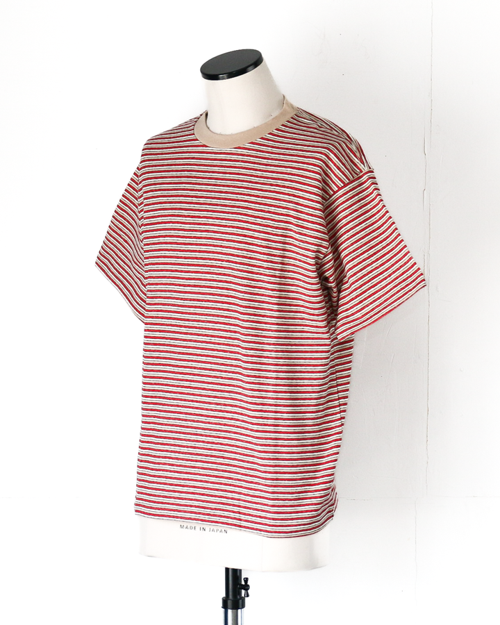 B.T.R. Behind The River "Gordie" Border Tee Ace(Red)