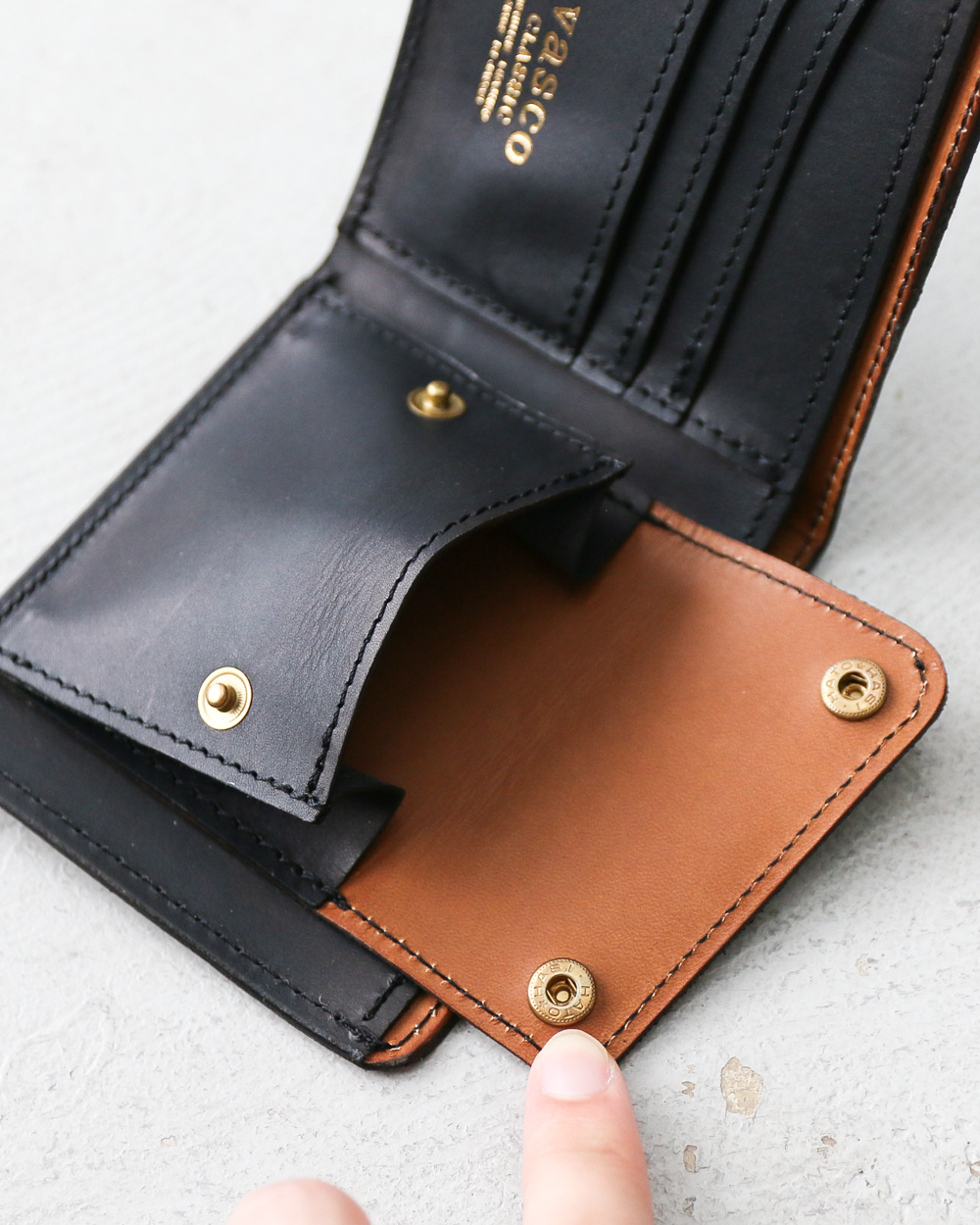 VASCO VSC-700 LEATHER VOYAGE SHORT WALLET NERO(Black)