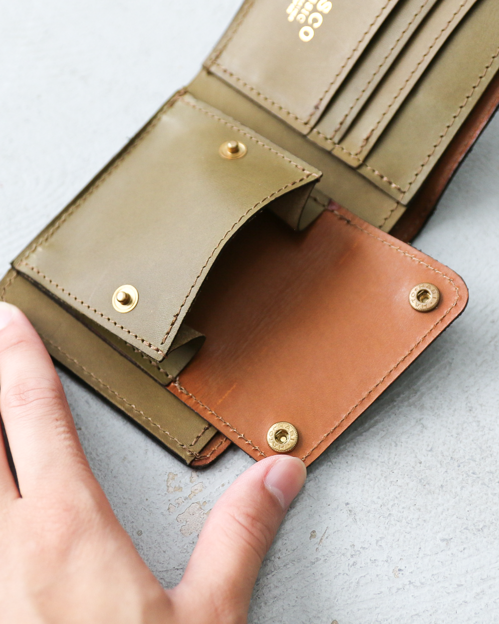 VASCO VSC-700 LEATHER VOYAGE SHORT WALLET VERDE(Olive)