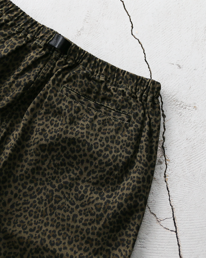 THRIFTY LOOK PRINTED 90S PRINTED 90S CLIMBING SHORTS Green Leopard