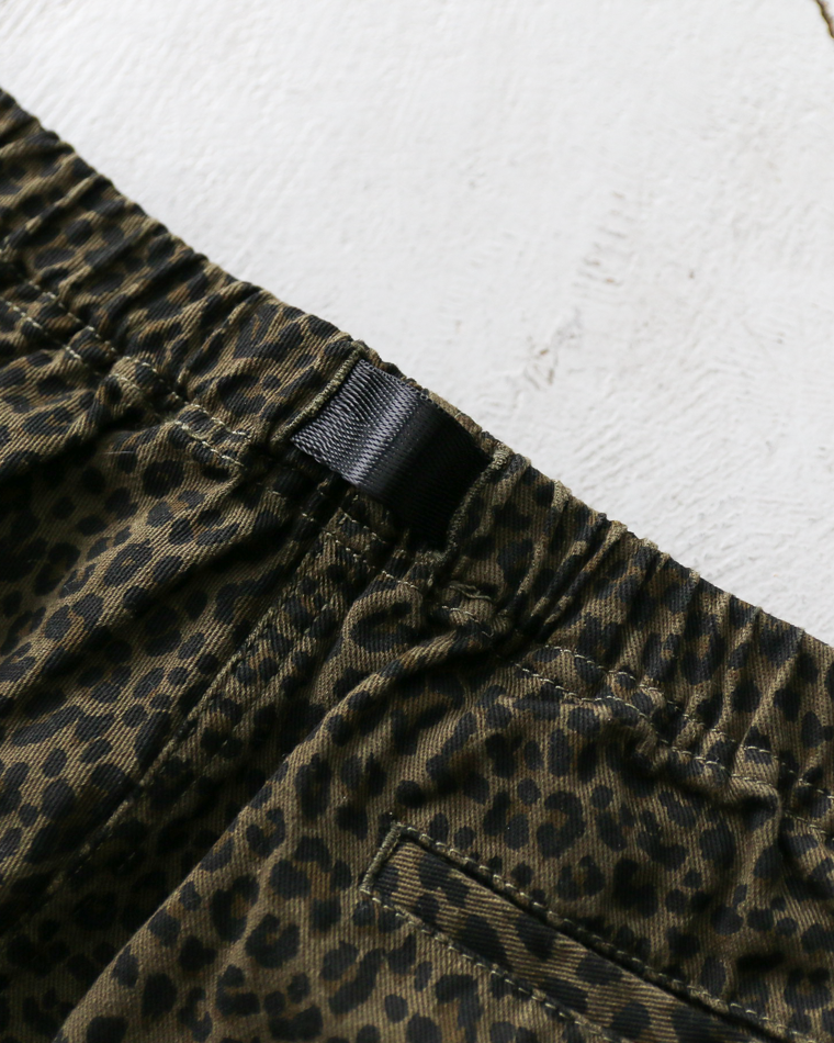 THRIFTY LOOK PRINTED 90S PRINTED 90S CLIMBING SHORTS Green Leopard