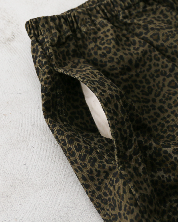 THRIFTY LOOK PRINTED 90S PRINTED 90S CLIMBING SHORTS Green Leopard
