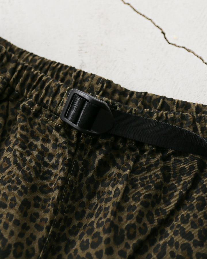 THRIFTY LOOK PRINTED 90S PRINTED 90S CLIMBING SHORTS Green Leopard