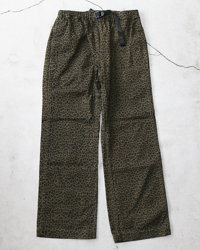 THRIFTY LOOK PRINTED 90S EASY BAGGY PANTS Green Leopard