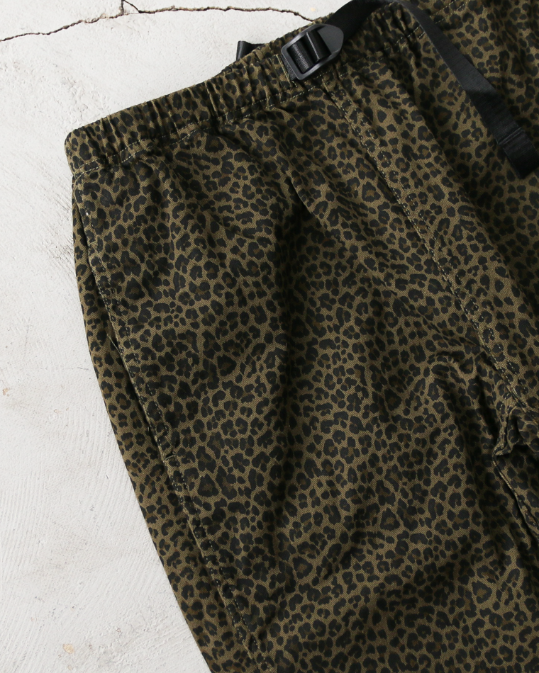 THRIFTY LOOK PRINTED 90S EASY BAGGY PANTS Green Leopard