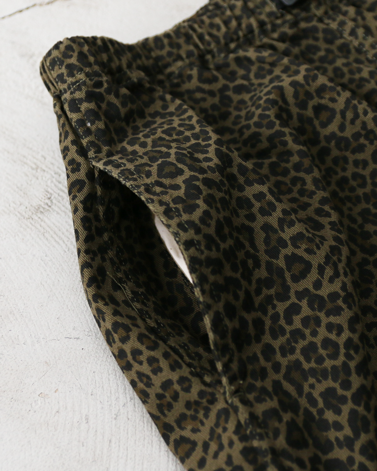THRIFTY LOOK PRINTED 90S EASY BAGGY PANTS Green Leopard