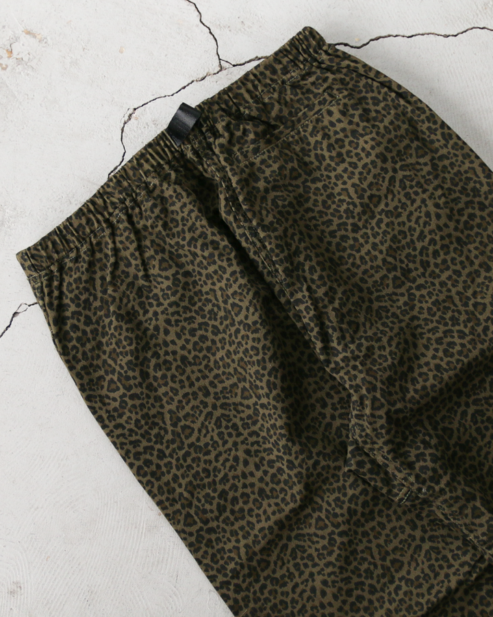 THRIFTY LOOK PRINTED 90S EASY BAGGY PANTS Green Leopard