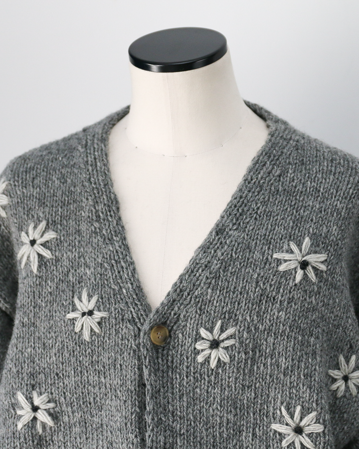 MacMahon Knitting Mills マクマホンニッティングミルズ Button Cardigan-Embroidery