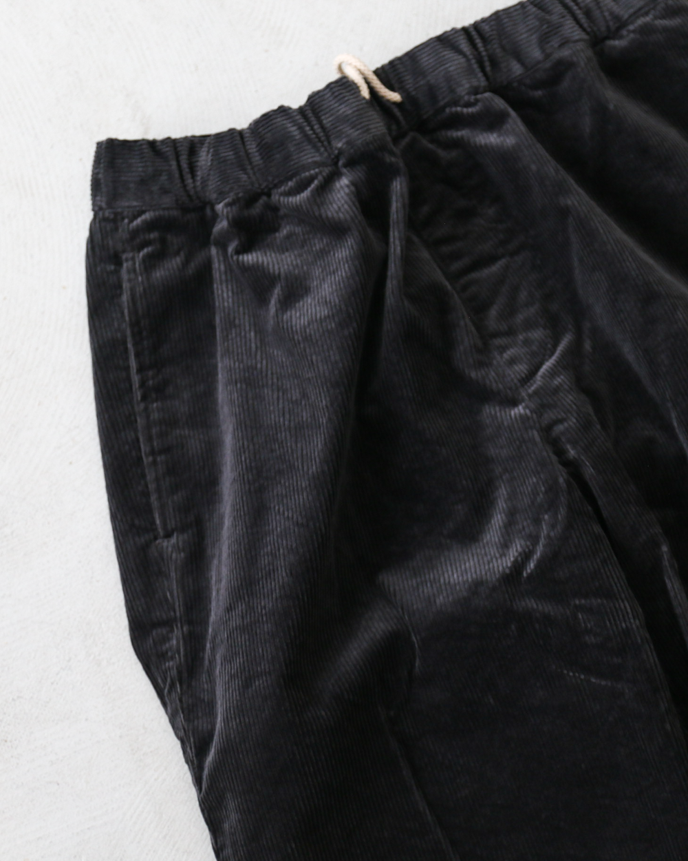 DELICIOUS デリシャス Corduroy Easy Pants - BLK