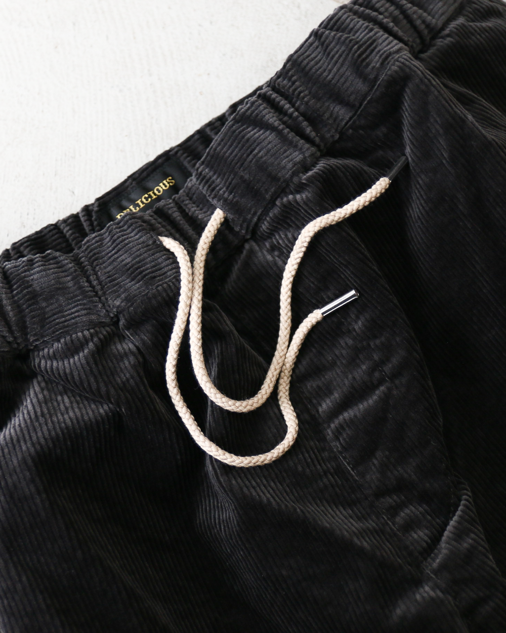 DELICIOUS デリシャス Corduroy Easy Pants - BLK