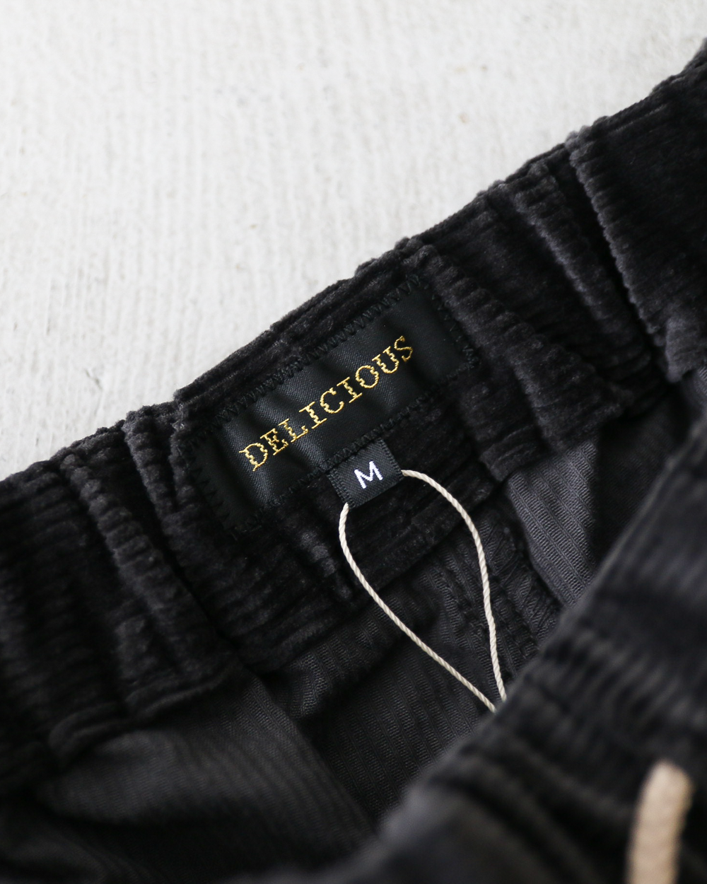 DELICIOUS デリシャス Corduroy Easy Pants - BLK