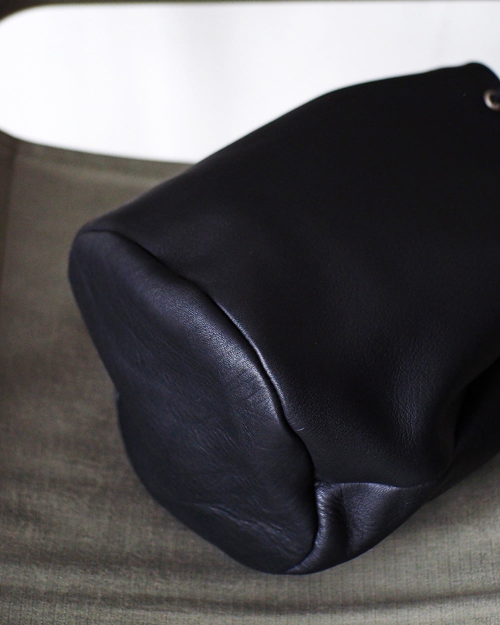 Mr.OLDMAN Leather Drawstring Bag Black