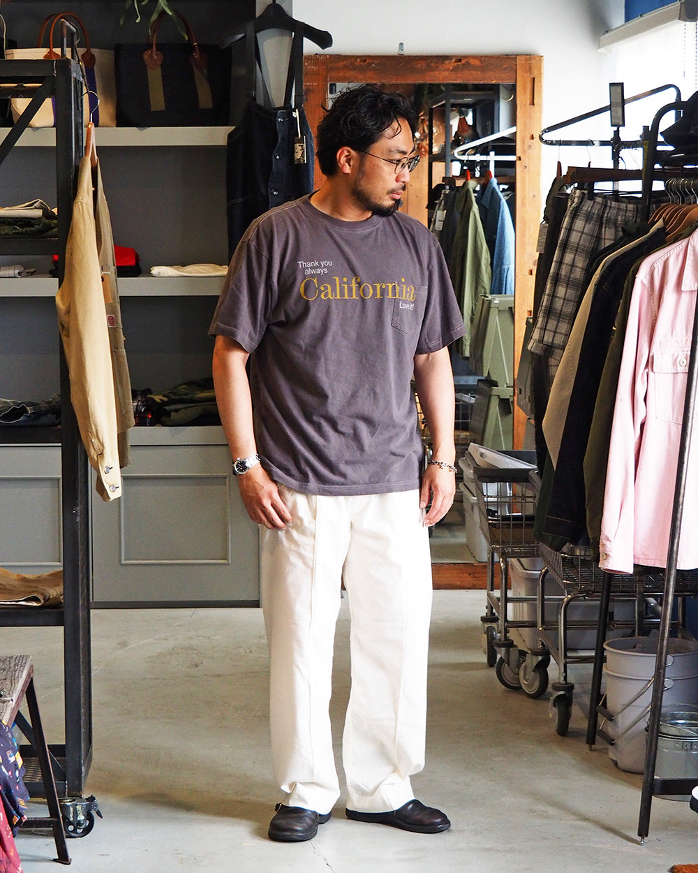 melple Pasadena Pocket Tee (Thank you always California) Brown