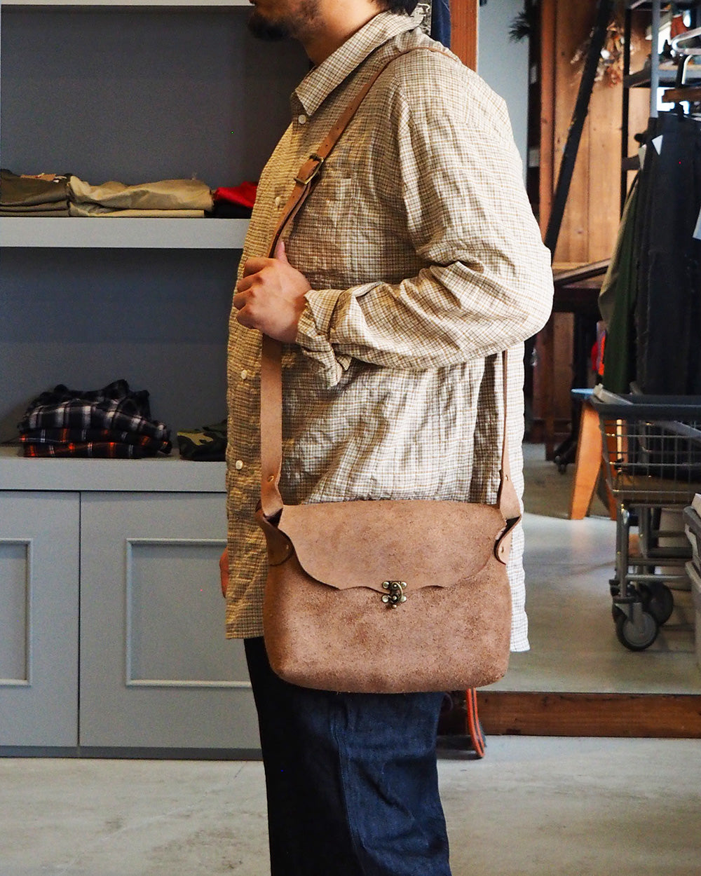 FERNAND LEATHER フェルナンドレザー iPad Latch Pouch Sand Suede