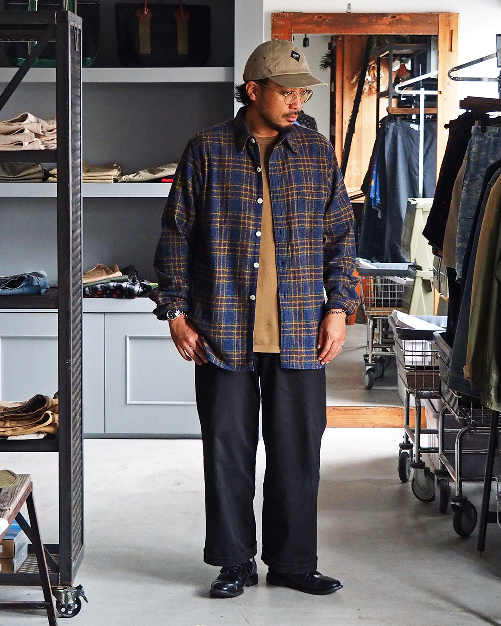 CORONA コロナ CS001 NAVY 1POCKET SHIRT / Navy × Green