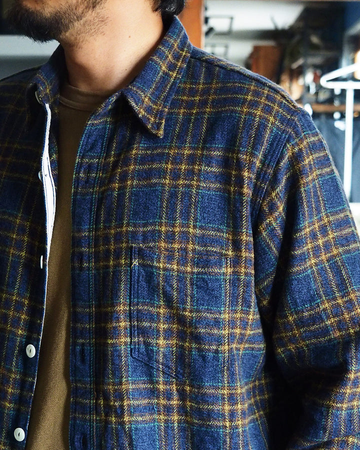 CORONA コロナ CS001 NAVY 1POCKET SHIRT / Navy × Green