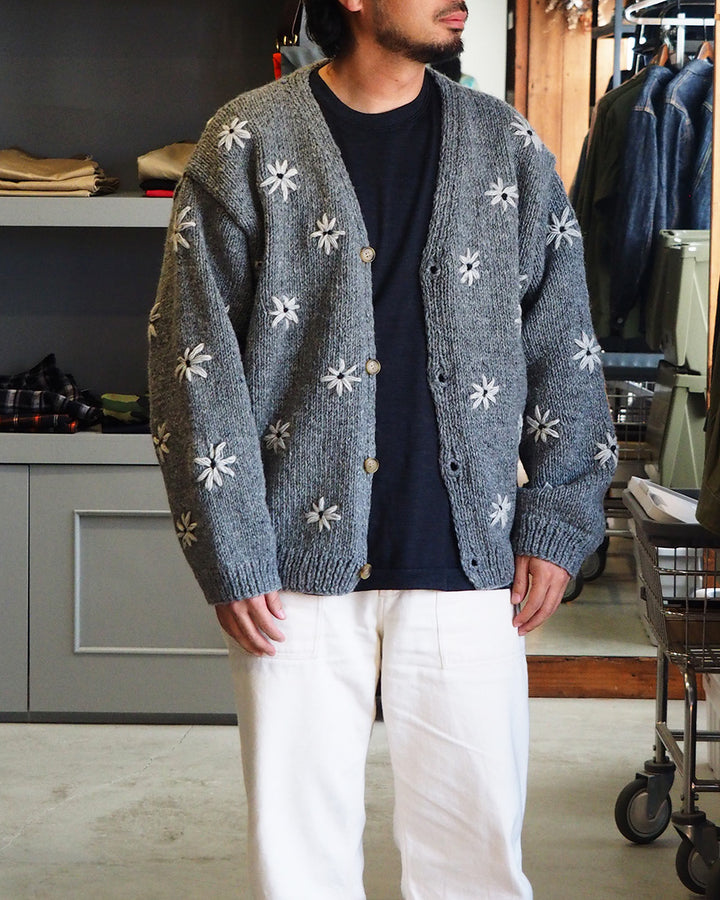 MacMahon Knitting Mills マクマホンニッティングミルズ Button Cardigan-Embroidery