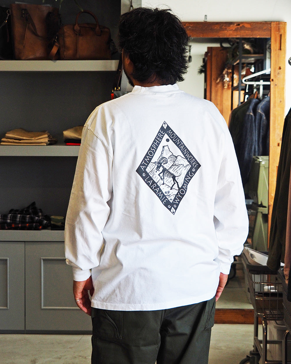 ATMOSPHERE MOUNTAIN WORKS アトモスフィアマウンテンワークス L/S Logo Tee